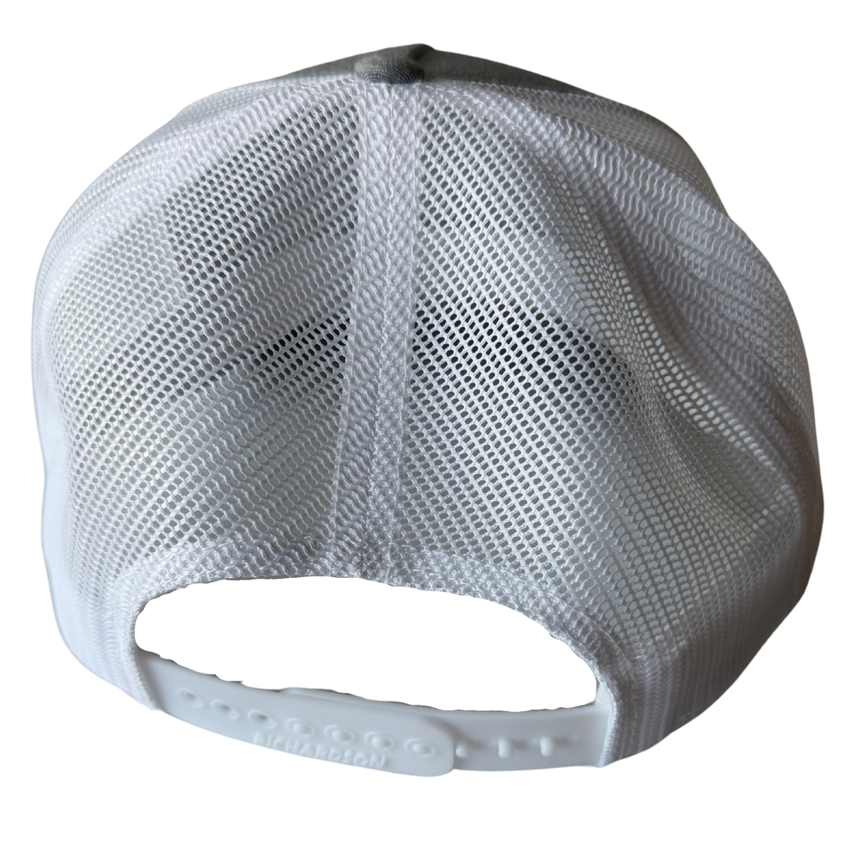 Rear view of Veien cap showing white mesh panels and adjustable white snapback closure.